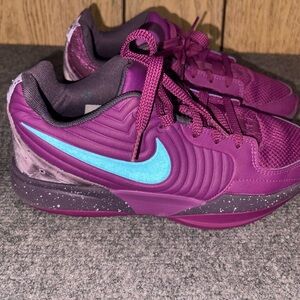 Nike LeBron Witness 8 “12 AM” Purple Cosmos Basketball Shoes Size 7Y FV5633-500